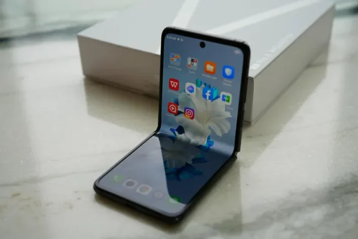 Tecno Phantom V Flip Tecno Phantom V Flip