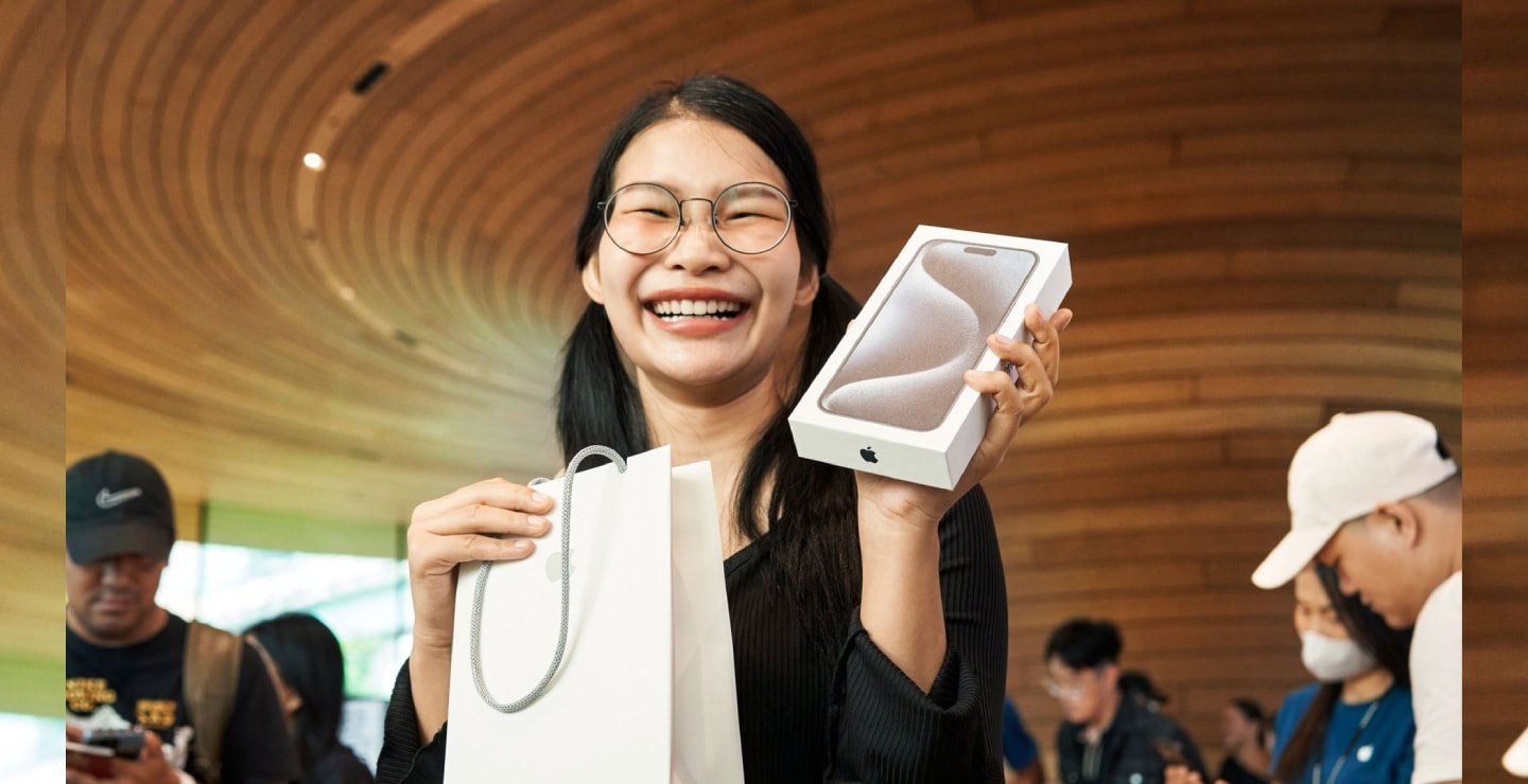 Apple Tops Samsung in Global Smartphone Shipments for First Time