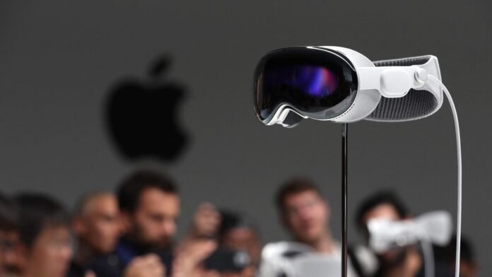 Apple Vision Pro pre-order boom! About 180000 units of AR/VR Apple Vision Pro pre-order boom! About 180000 units of AR/VR headsets sold in big surprise