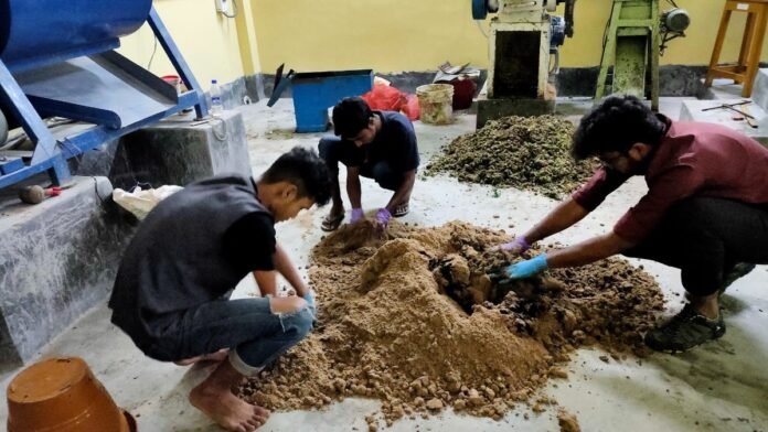 IIT Guwahati two-stage biodegradation in organic waste management