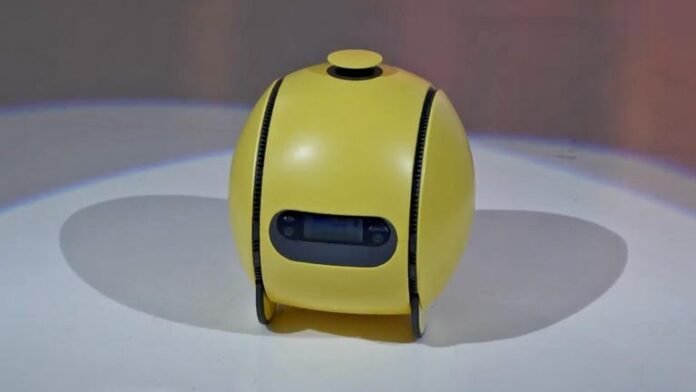 Samsung's AI Robot Ballie Returns to CES With a Projector ces-samsungballie-clean