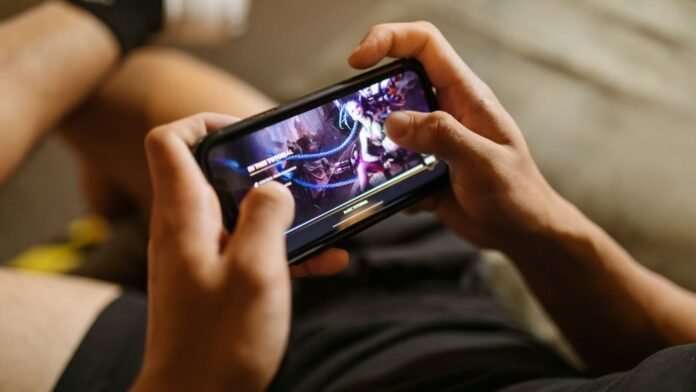 Forget phone neck, here is phone knee! Study highlights new Forget phone neck, here is phone knee! Study highlights new health scare