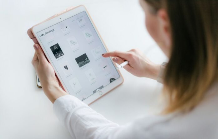 Valentine's Day: Discover best tablets under ₹15000 as the perfect Valentine's Day: Discover best tablets under ₹15000 as the perfect gift