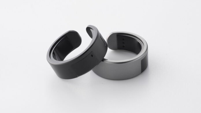 This smart ring is actually a secret microphone used to Wizpr Ring