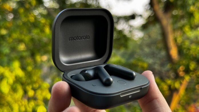 Moto Buds+ Review: Perfect for bass lovers