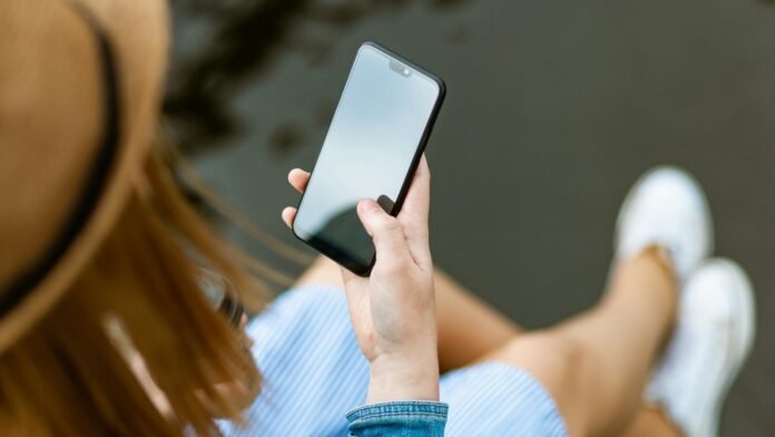 5 mistakes you must stop doing to prevent smartphone overheating 5 mistakes you must stop doing to prevent smartphone overheating during summers