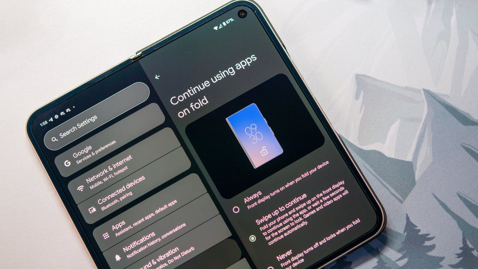Continue apps on cover screen settings panel on Google Pixel 9 Pro Fold