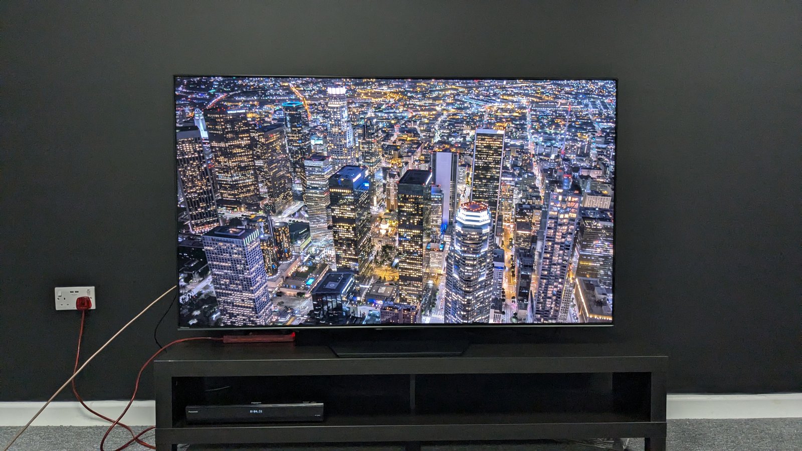 Hisense U7N with city aerial shot at night