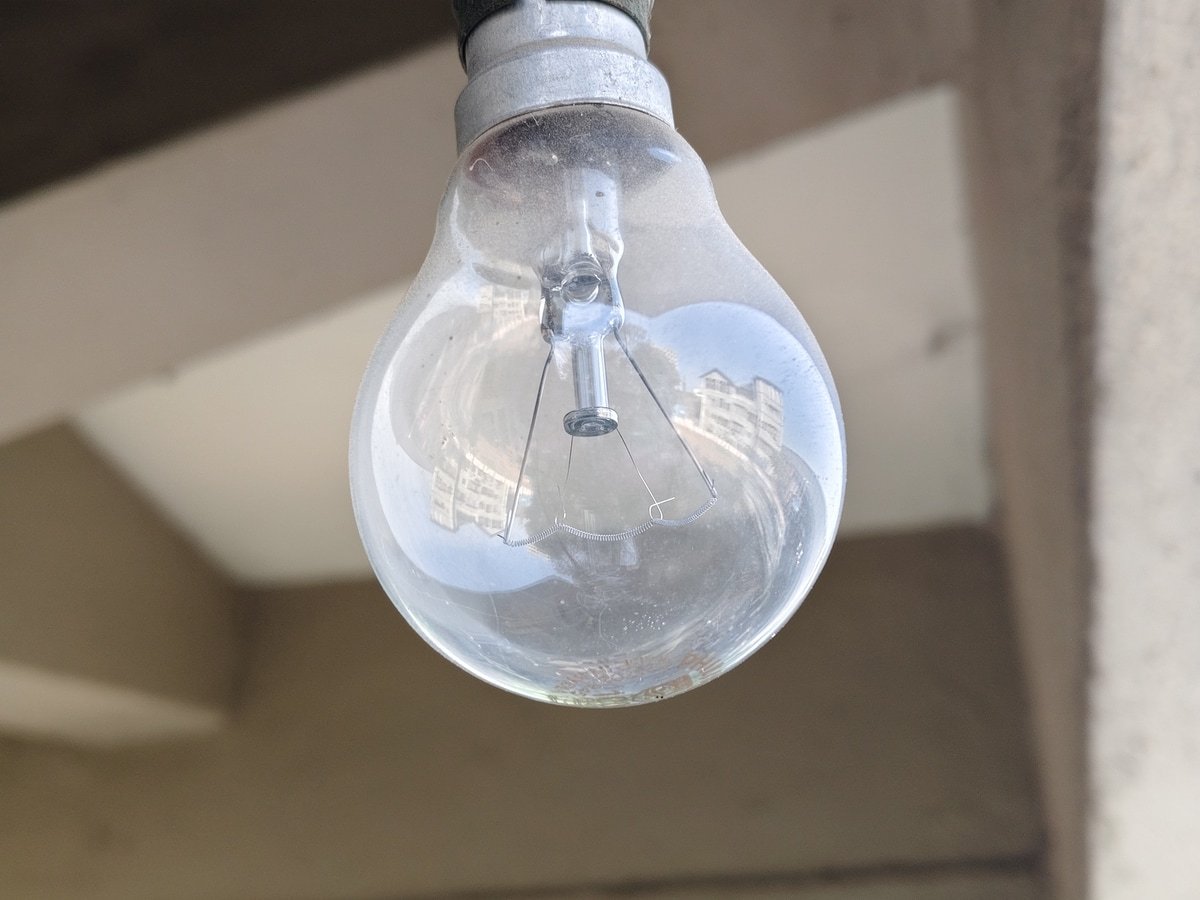 1740456587 938 Vivo V50 Review Fancy Design Backed by Big Battery Life