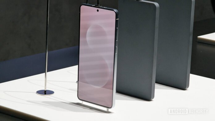 Samsung announces Gorilla Glass Ceramic 2 protection for Galaxy S25 Samsung Galaxy S25 Edge front view