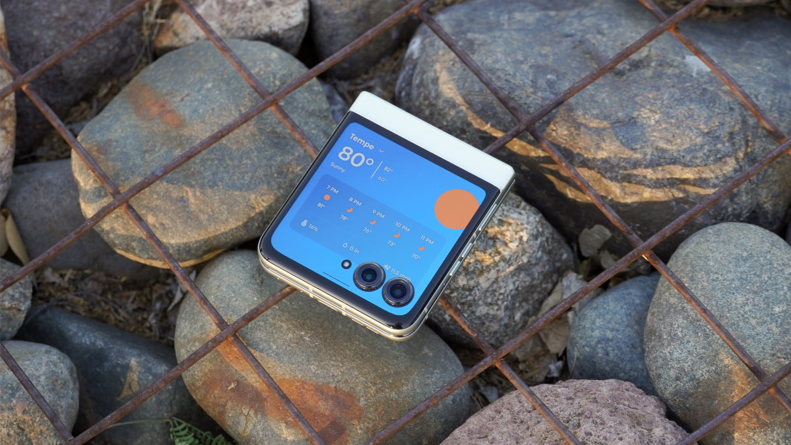 First 10 issues to do with the Motorola Razr 2025 collection 5 The Motorola Razr 2025 with the Weather panel on the cover screen.