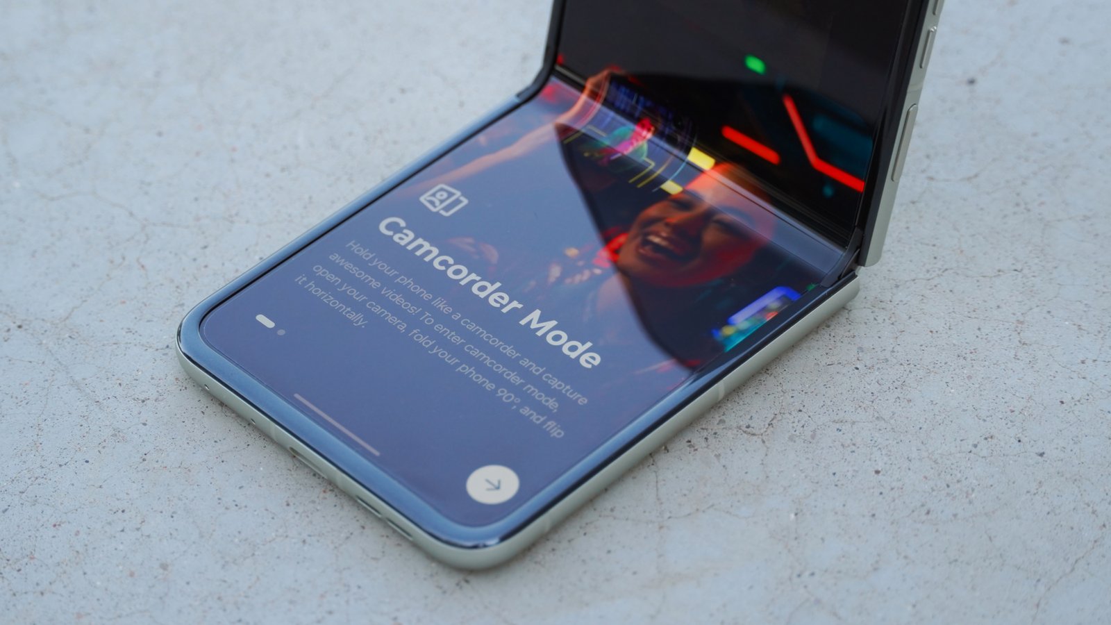 First 10 issues to do with the Motorola Razr 2025 collection 12 Camcorder mode splash page on the Motorola Razr 2025.