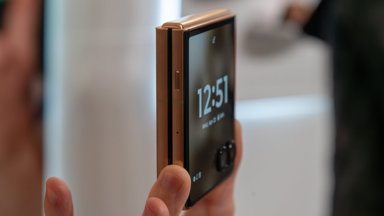 First 10 issues to do with the Motorola Razr 2025 collection 10 The Razr Ultra 2025 from the side showcasing the AI key.