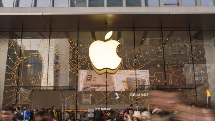 Apple loses bid to halt court ruling that blocks some fees from its iPhone app store