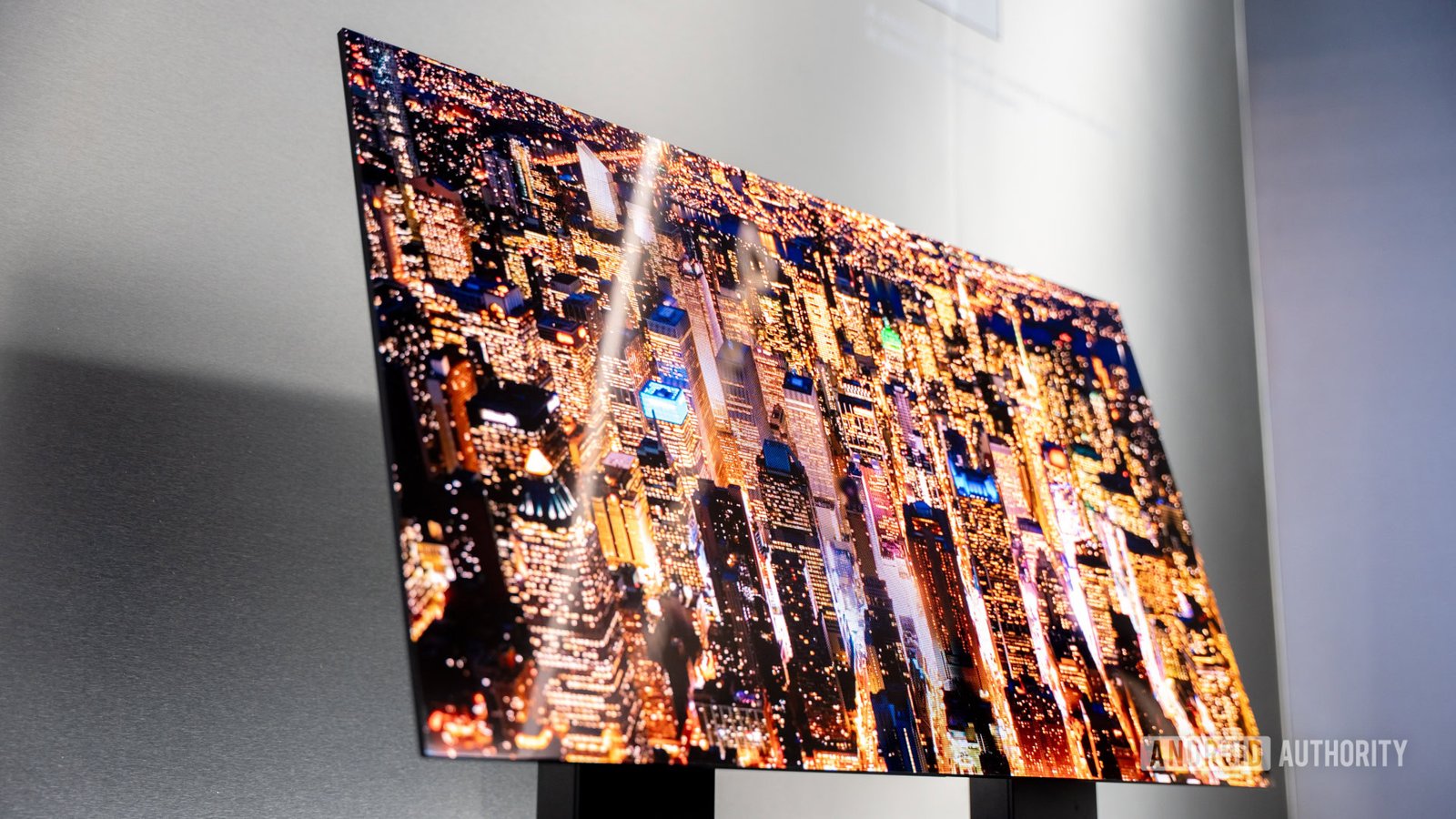 LG zero bezel Micro LED display 4