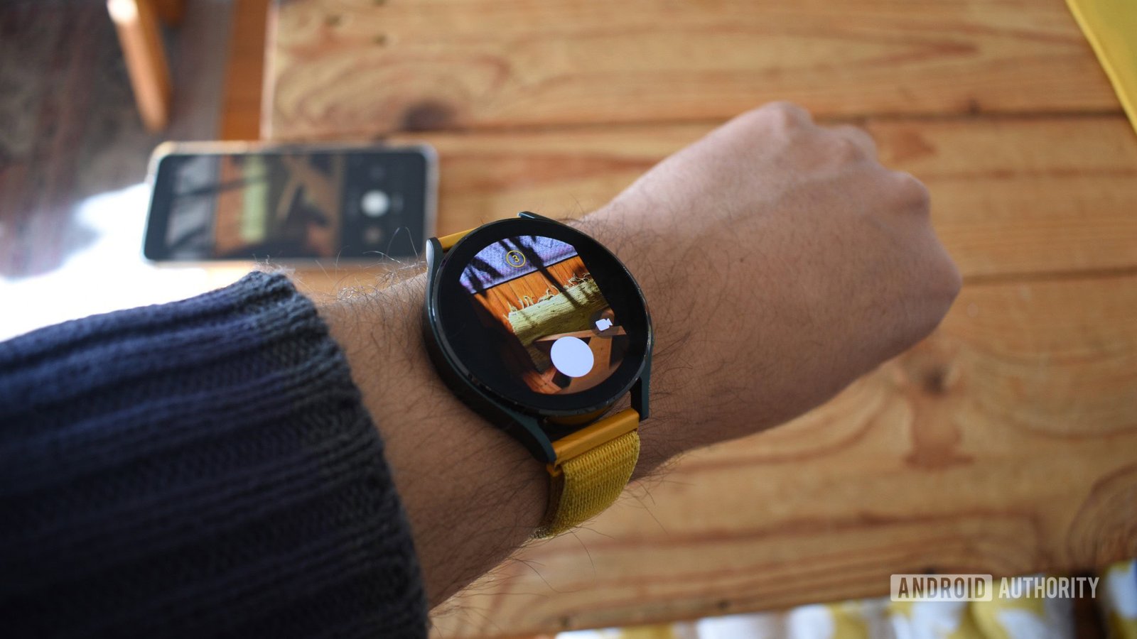 samsung galaxy watch camera control 1