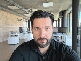 Selfie camera: 1x (f/2.2, ISO 485, 1/34s)