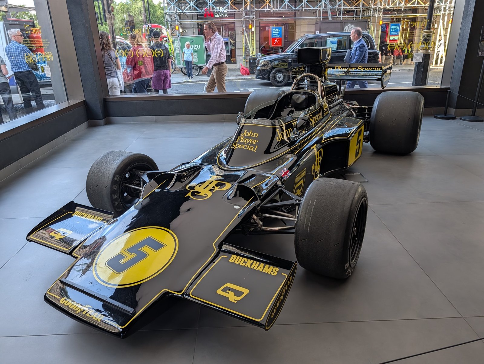 London landmarks shot using Google Pixel 10 Pro XL