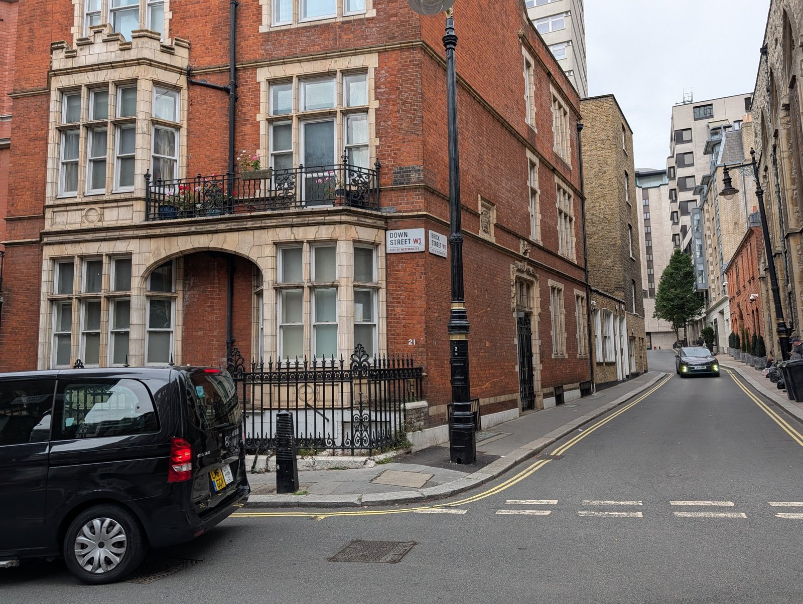 London landmarks shot using Google Pixel 10 Pro XL