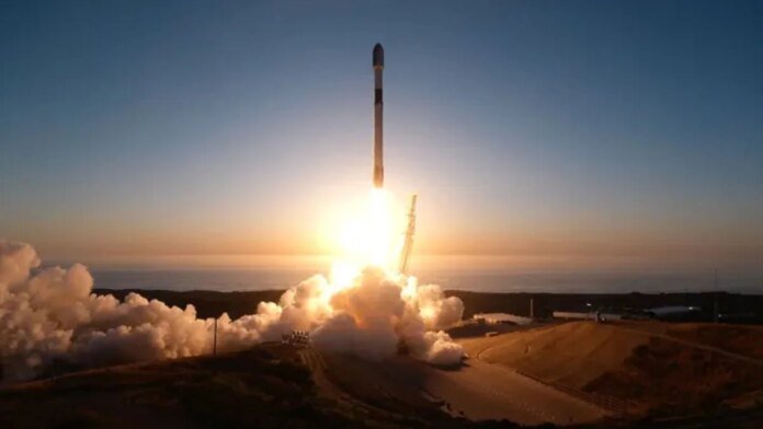 SpaceX Launches 24 More Starlink Satellites, Nears 10,500 in Orbit SpaceX Launches 24 More Starlink Satellites, Nears 10,500 in Orbit