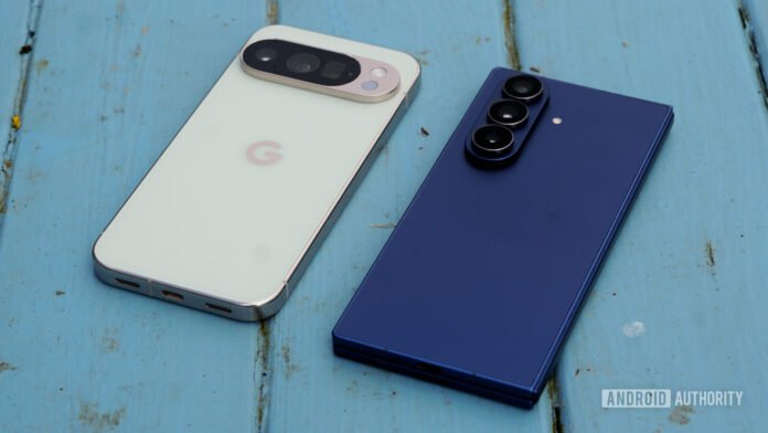 Galaxy Fold 7 Pixel 10 Pro angle