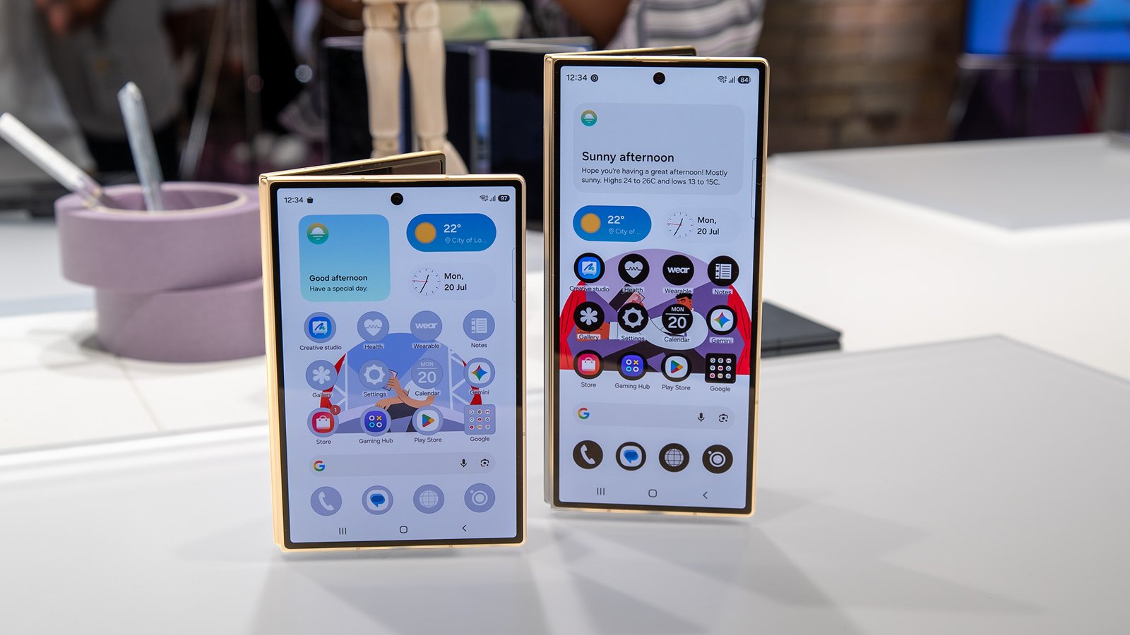 Comparing the Samsung Galaxy Z Fold 8 with the Z Fold 8 Ultra