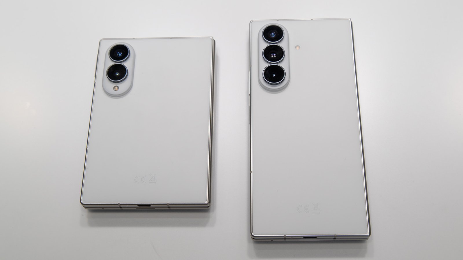Comparing the Samsung Galaxy Z Fold 8 with the Z Fold 8 Ultra