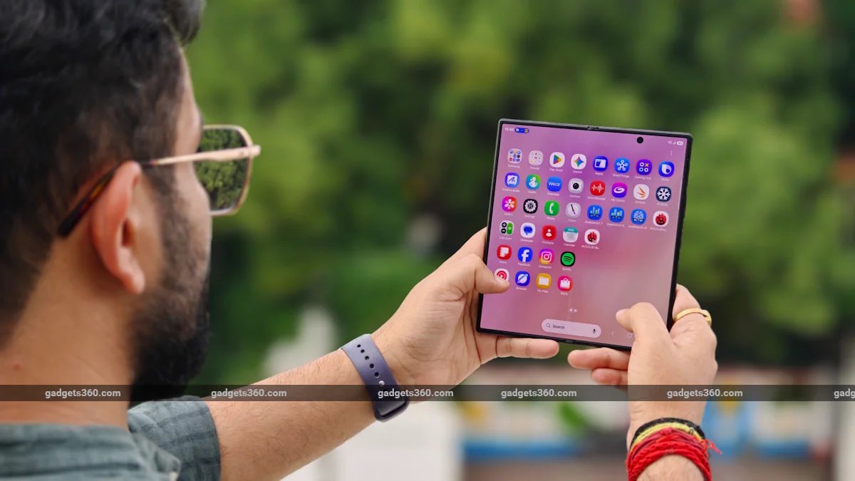 samsung galaxy fold 8 ultra review5 samsung-galaxy-fold-8-ultra-review