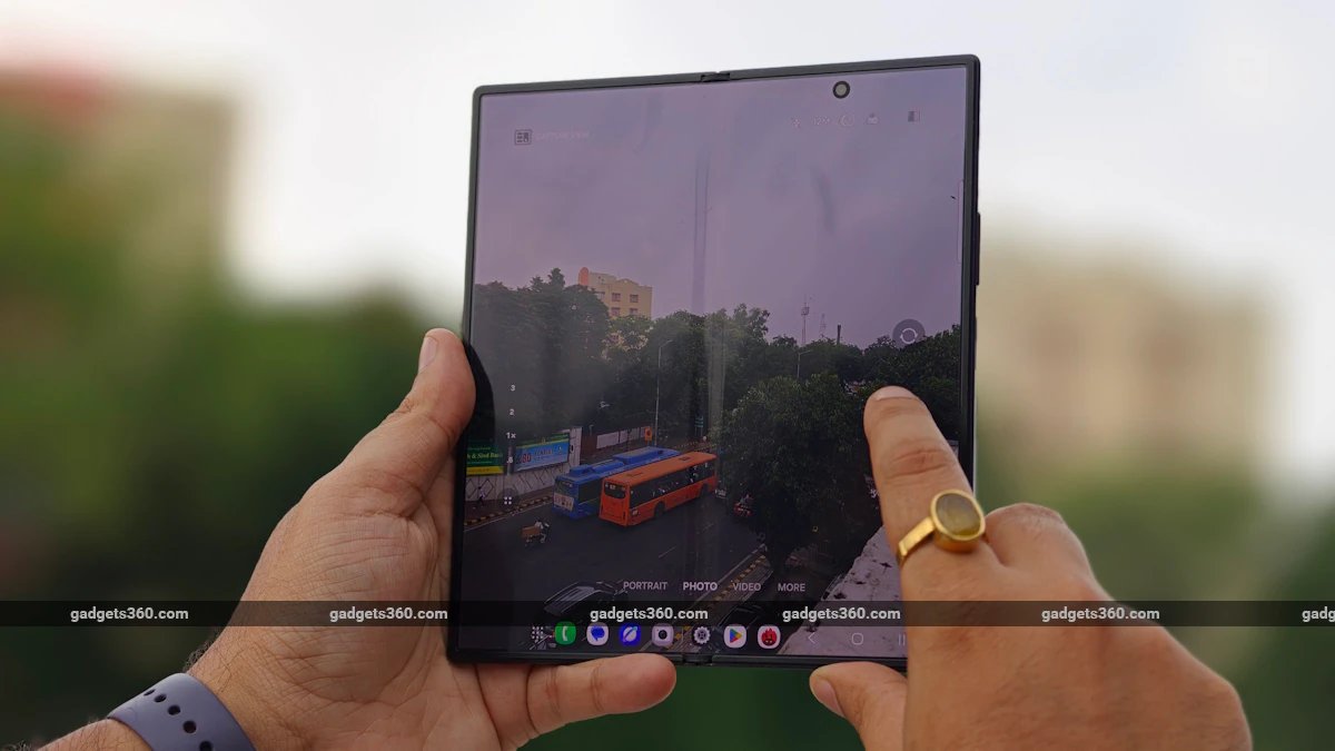 samsung galaxy fold 8 ultra review7 samsung-galaxy-fold-8-ultra-review